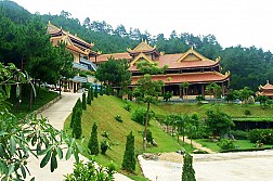 Thiền Viện Trúc Lâm - Dinh Bảo Đại - Thác Datanla - Nhà Thờ Chánh Tòa - Thung Lũng Tình Yêu - Chùa Vạn Hạnh