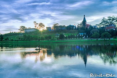 Hồ Xuân Hương - Trái Tim Người Đà Lạt Hồ Xuân Hương - Trái Tim Người Đà Lạt