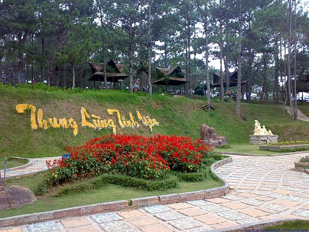 Thiền Viện Trúc Lâm - Dinh Bảo Đại - Thác Datanla - Nhà Thờ Chánh Tòa - Thung Lũng Tình Yêu - Chùa Vạn Hạnh