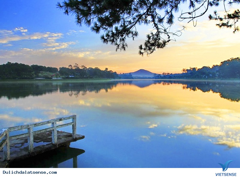 Hồ Xuân Hương - Ảnh 1 Hồ Xuân Hương - Ảnh 1