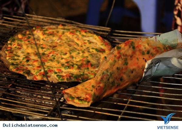 Bánh Tráng Nướng Trứng Nóng Hổi Giữa Đêm Đông Đà Lạt