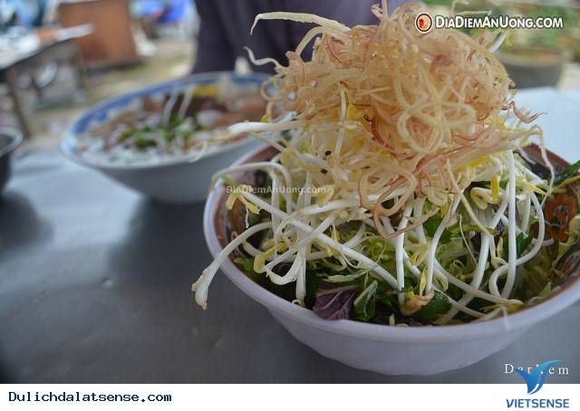 Bún Bò Áp Ánh Sáng Đà Lạt – Khẩu Vị Miền Trung Trên Đất Đà Lạt - Ảnh 3 Bún Bò Áp Ánh Sáng Đà Lạt – Khẩu Vị Miền Trung Trên Đất Đà Lạt - Ảnh 3