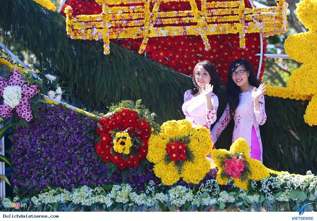 Đà Lạt Tuyệt Đẹp Rực Rỡ Sắc Hoa Tại Festival Hoa 2025 - Ảnh 4 Đà Lạt Tuyệt Đẹp Rực Rỡ Sắc Hoa Tại Festival Hoa 2025 - Ảnh 4