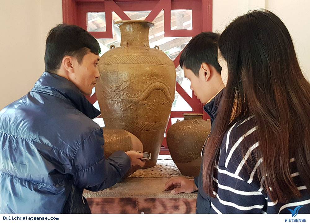Khám phá gốm cổ trong Làng Cù Lần Đà Lạt - Ảnh 1 Khám phá gốm cổ trong Làng Cù Lần Đà Lạt - Ảnh 1