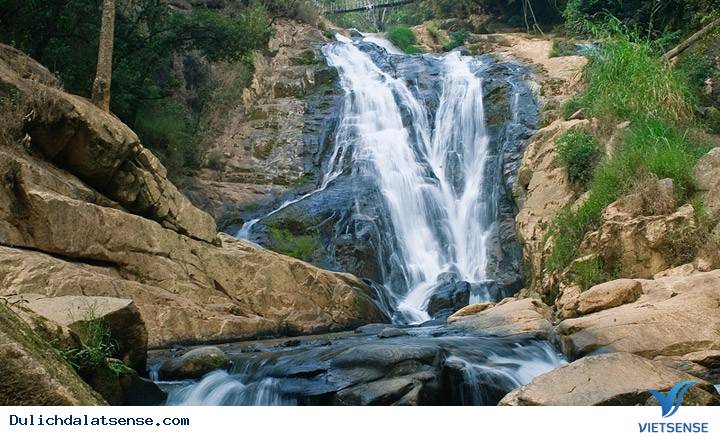 Khám phá vẻ đẹp Thác Hang Cọp Đà Lạt - Ảnh 1