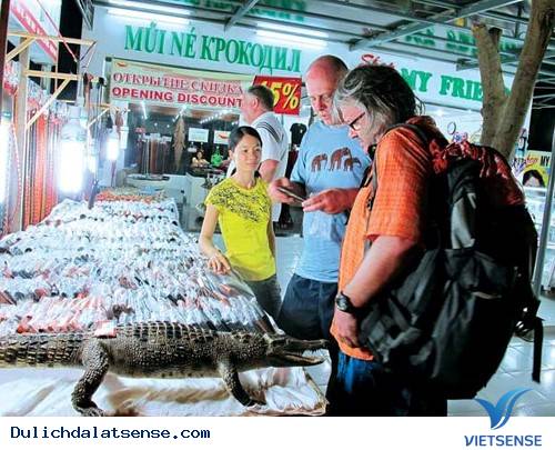 Những Khu Phố Tây Nổi Tiếng Văn Minh Độc Đáo Từ Bắc Vào Xem Qua - Ảnh 4