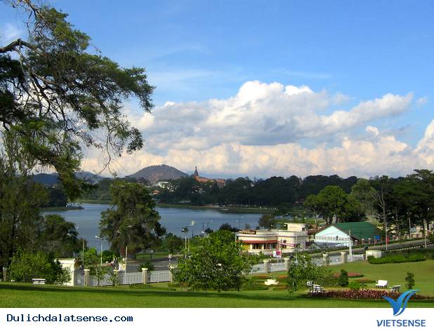 Độ ẩm không khí có tương quan chặt chẽ với lượng mưa ở Đà Lạt Độ ẩm không khí có tương quan chặt chẽ với lượng mưa ở Đà Lạt